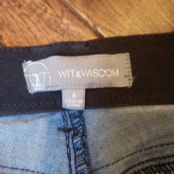 WIT & WISDOM JEANS SIZE 6 - Picture 3 of 7